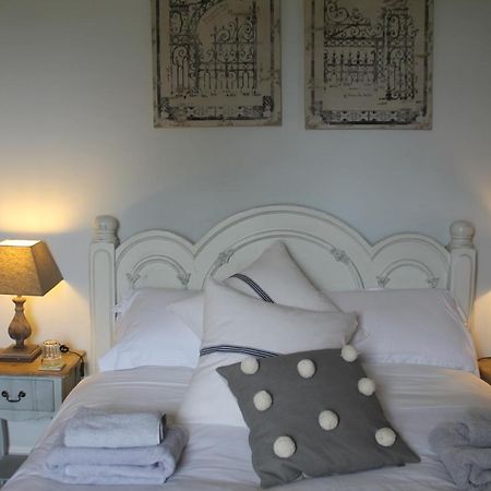 Roundhill Farmhouse Kelston Buitenkant foto